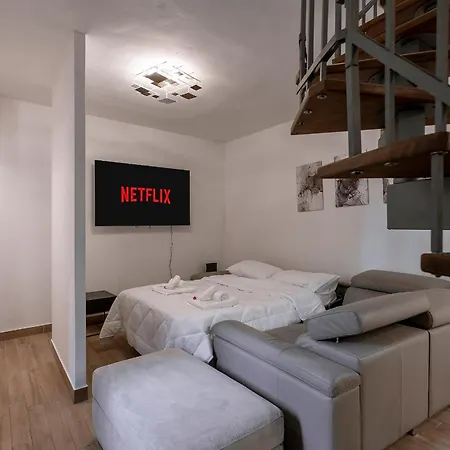 100 Mq, Free Parking, Charming House Ponte Coperto