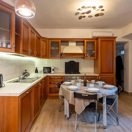 100 Mq, Free Parking, Charming House Ponte Coperto *