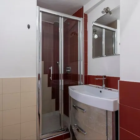 100 Mq, Free Parking, Charming House Ponte Coperto *