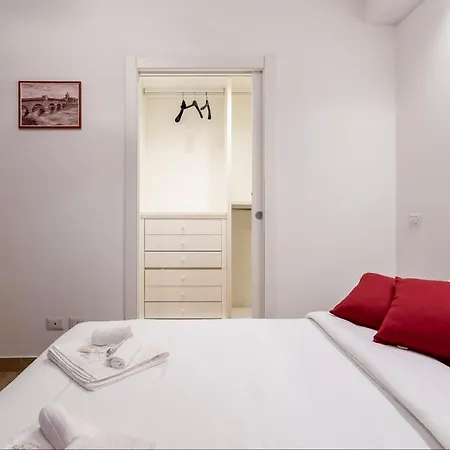 100 Mq, Free Parking, Charming House Ponte Coperto